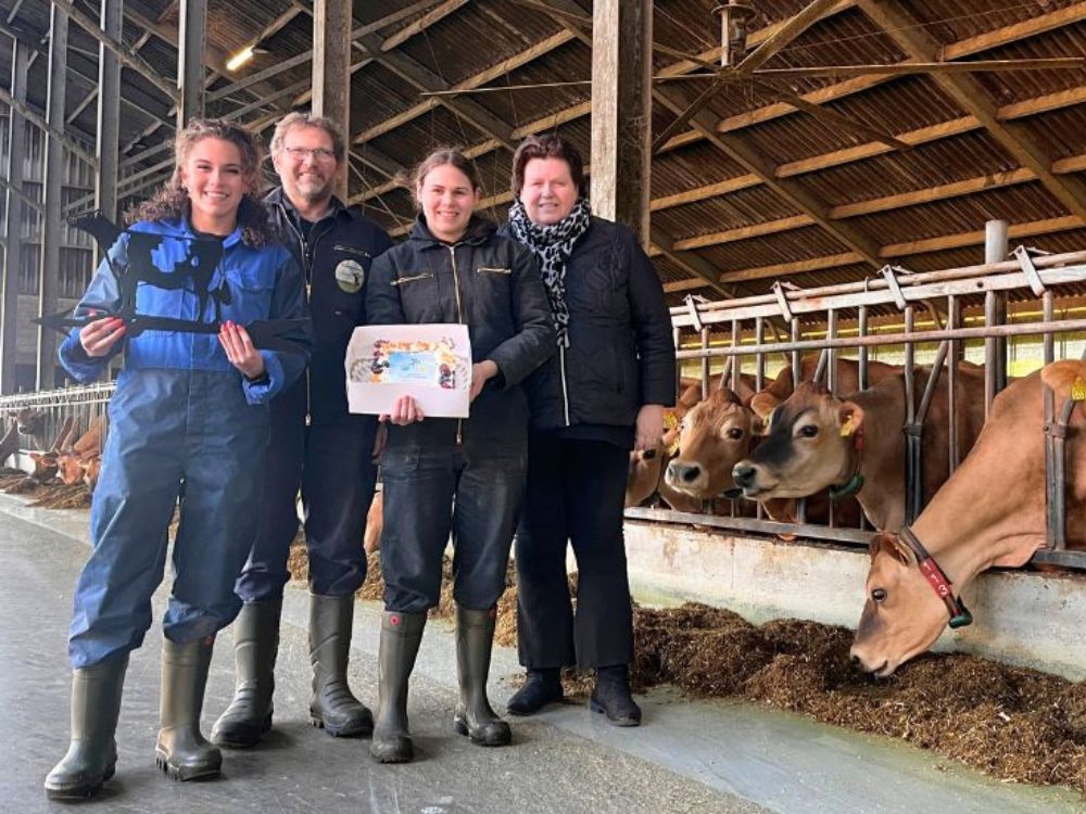 Gezinsfoto Melkveehouderij Deterd Oude Weme in Nieland