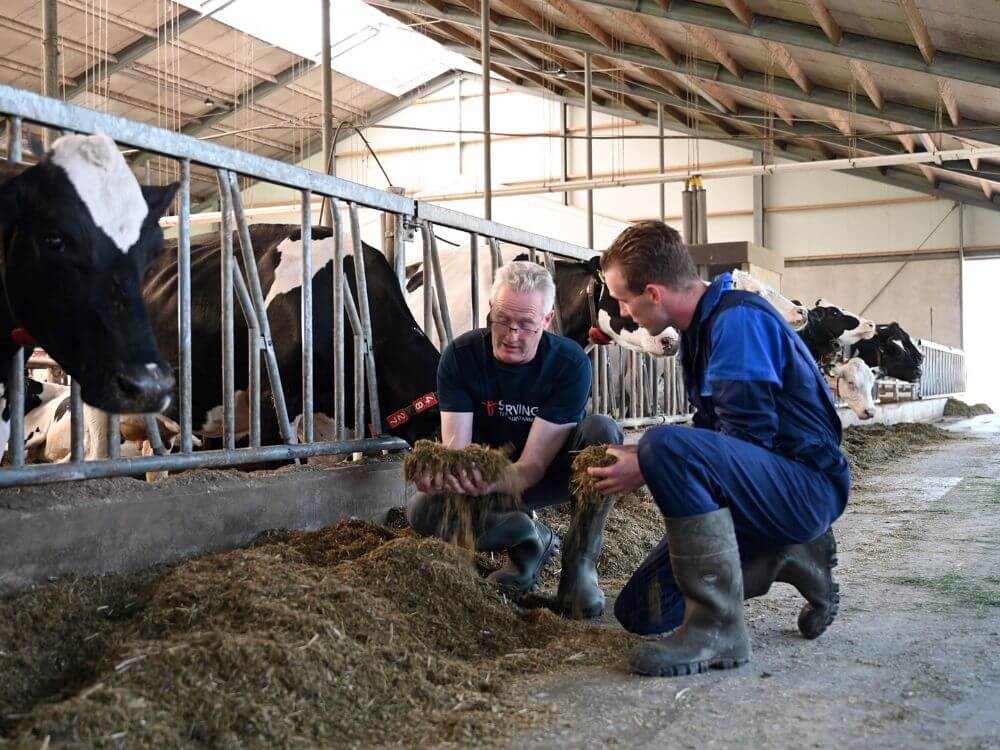 Rundveespecialist van Heemskerk bij de melkveehouder